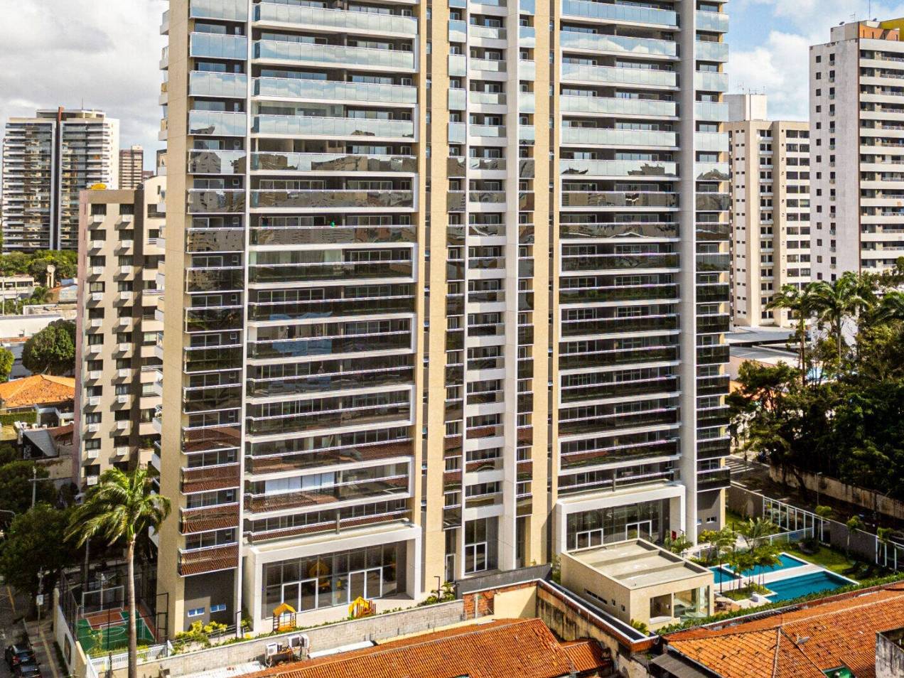 Apartamento 3 suítes, 2 suítes e lazer completo.